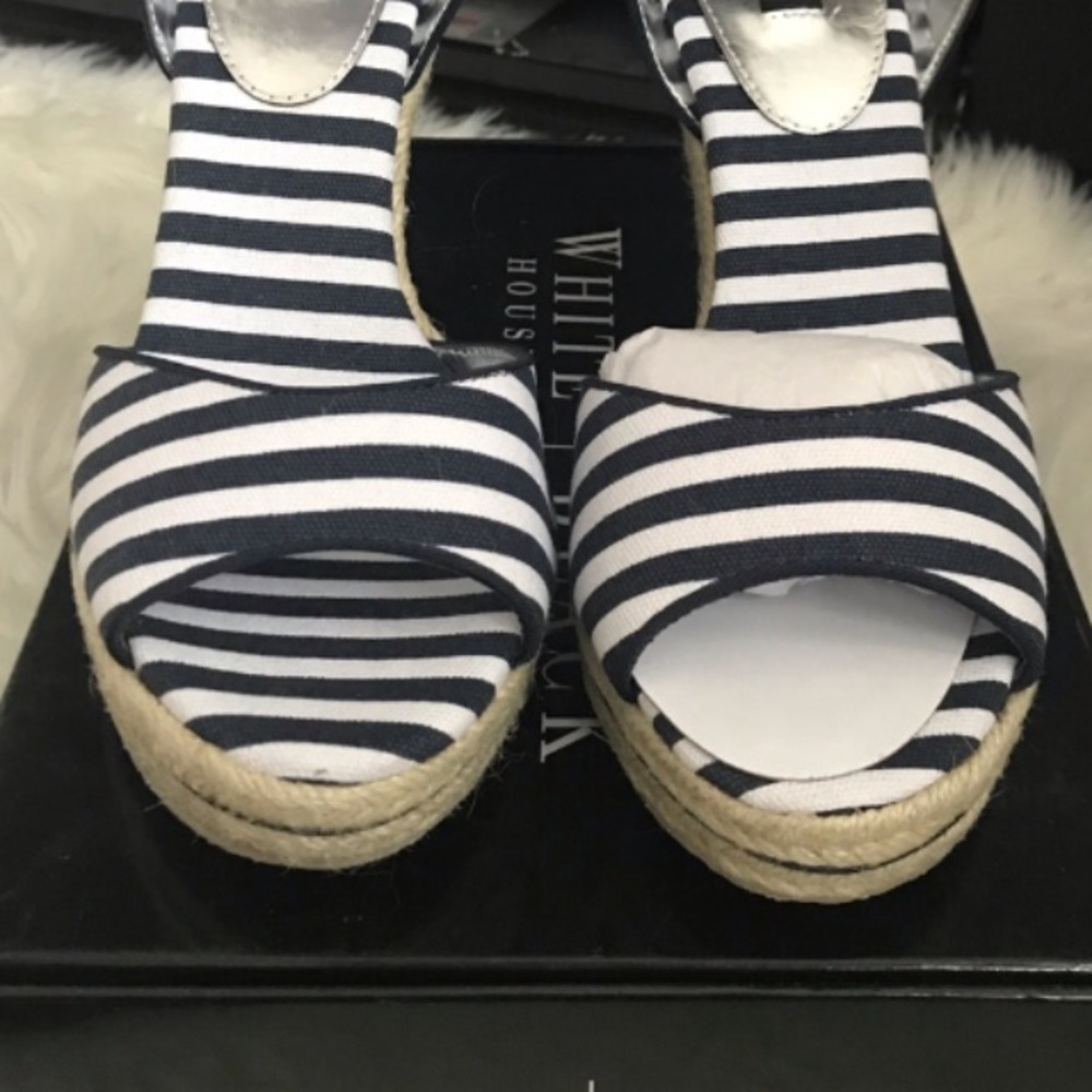 White House Black Market, size 9